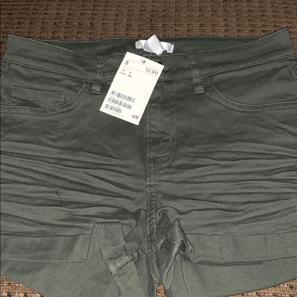 BRAND NEW TAGS IN ALL H&M Shorts - Picture 3 of 3